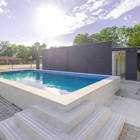 Forest Földvár Apartmanok Balatonföldvár Esterno foto