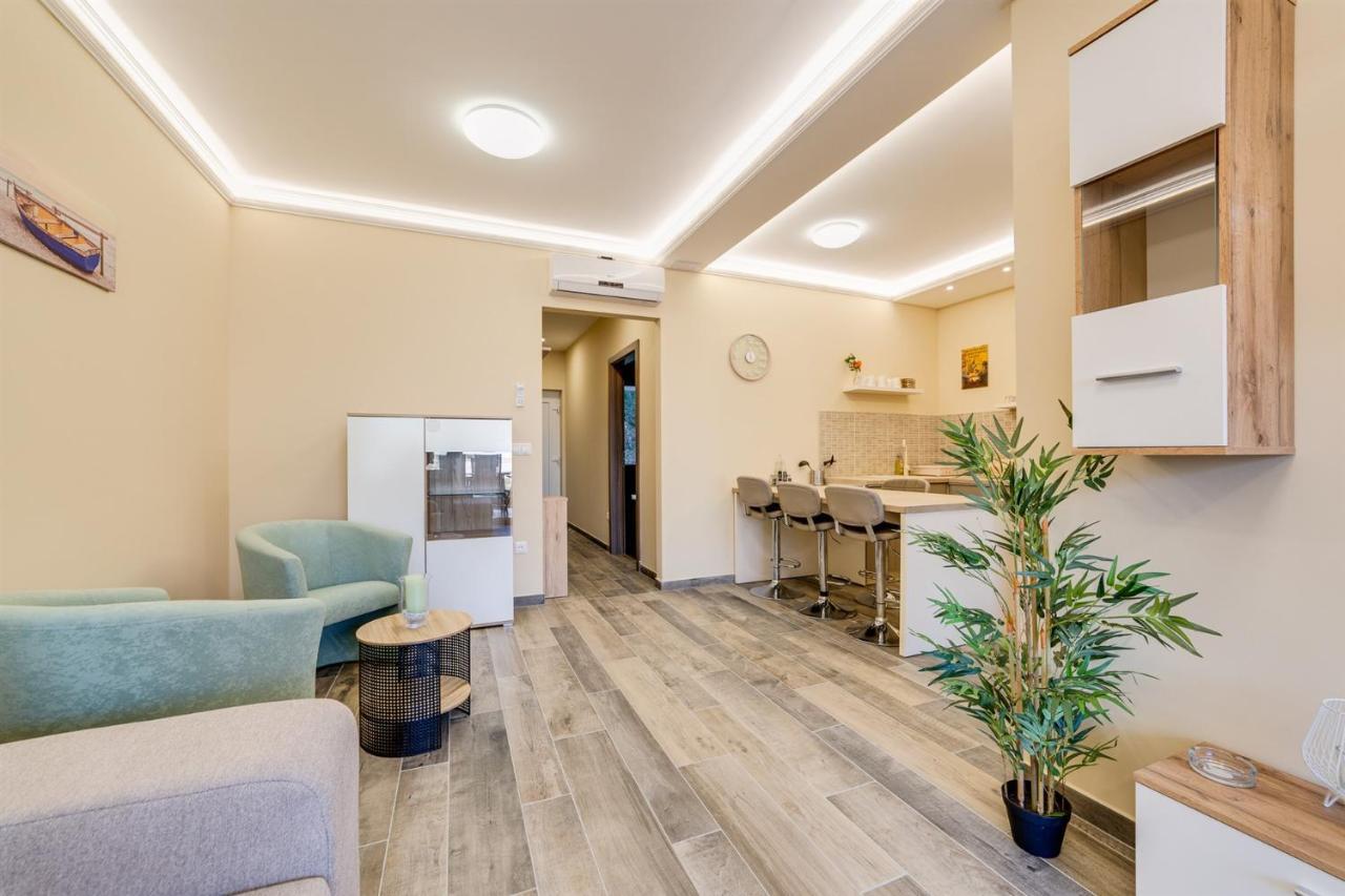 Forest Földvár Apartmanok Balatonföldvár Esterno foto