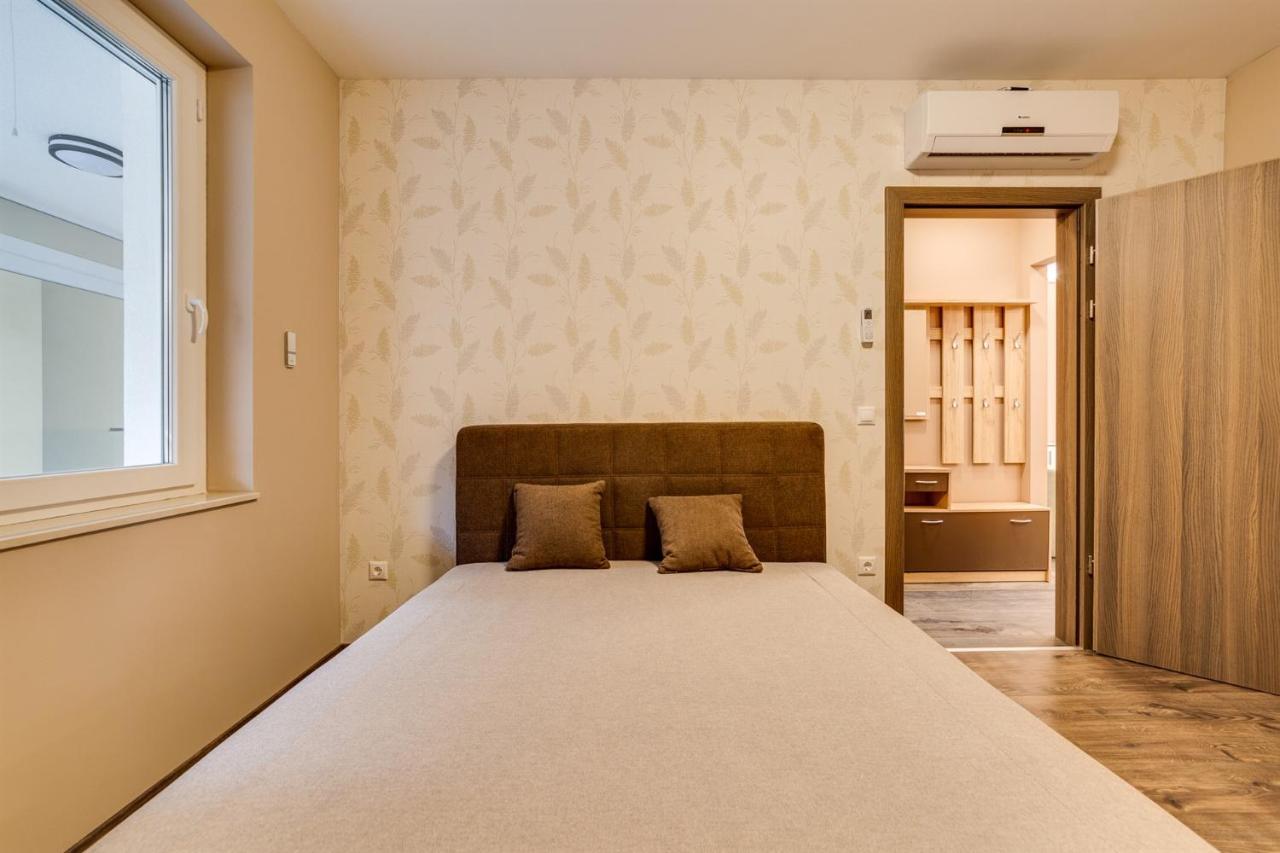 Forest Földvár Apartmanok Balatonföldvár Esterno foto