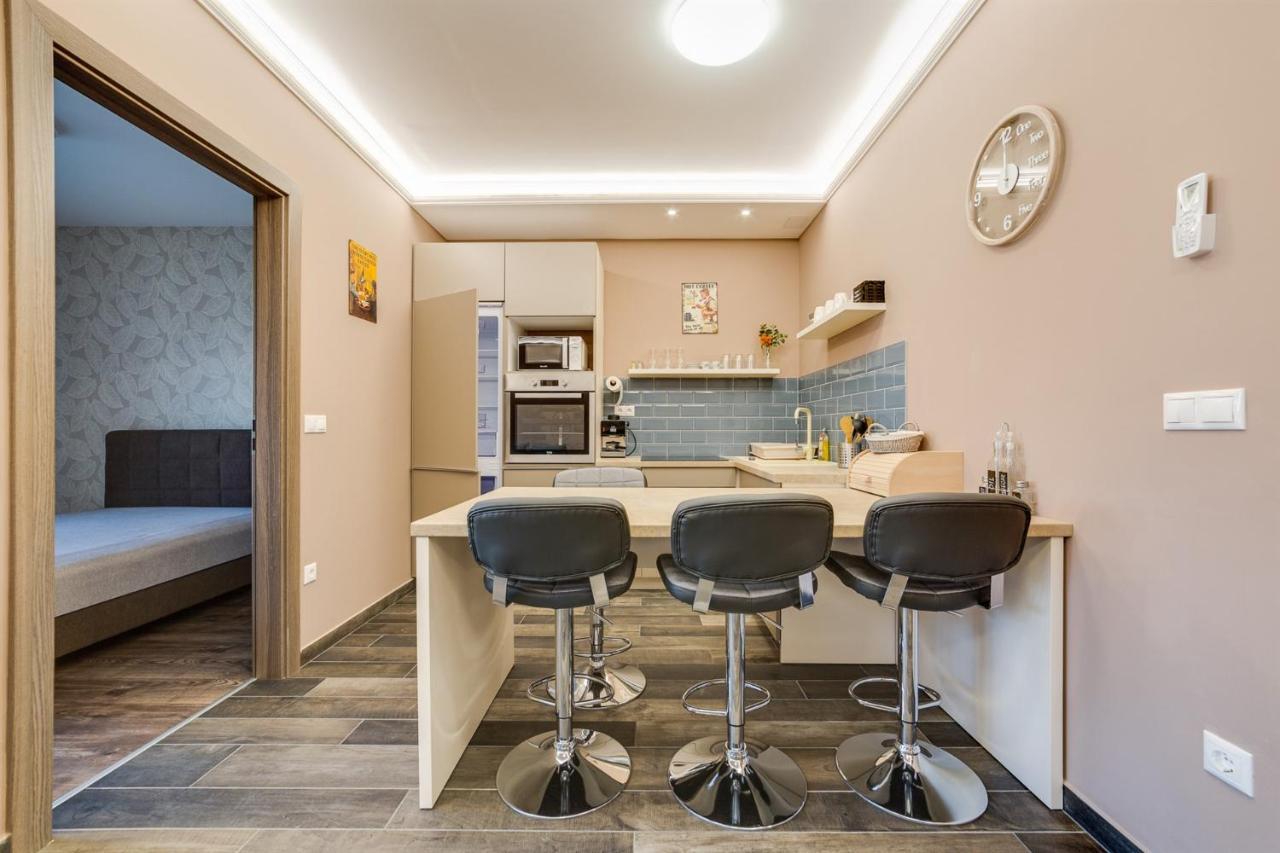 Forest Földvár Apartmanok Balatonföldvár Esterno foto