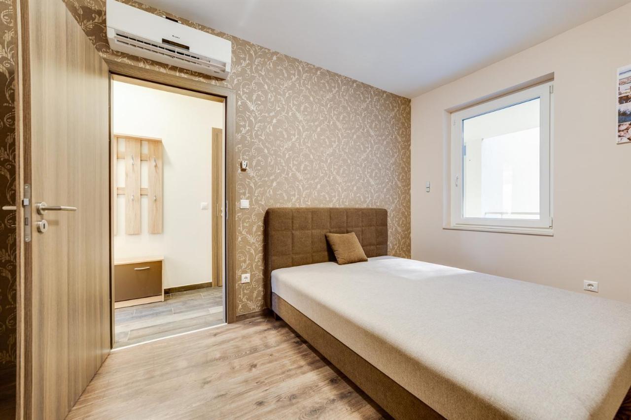 Forest Földvár Apartmanok Balatonföldvár Esterno foto