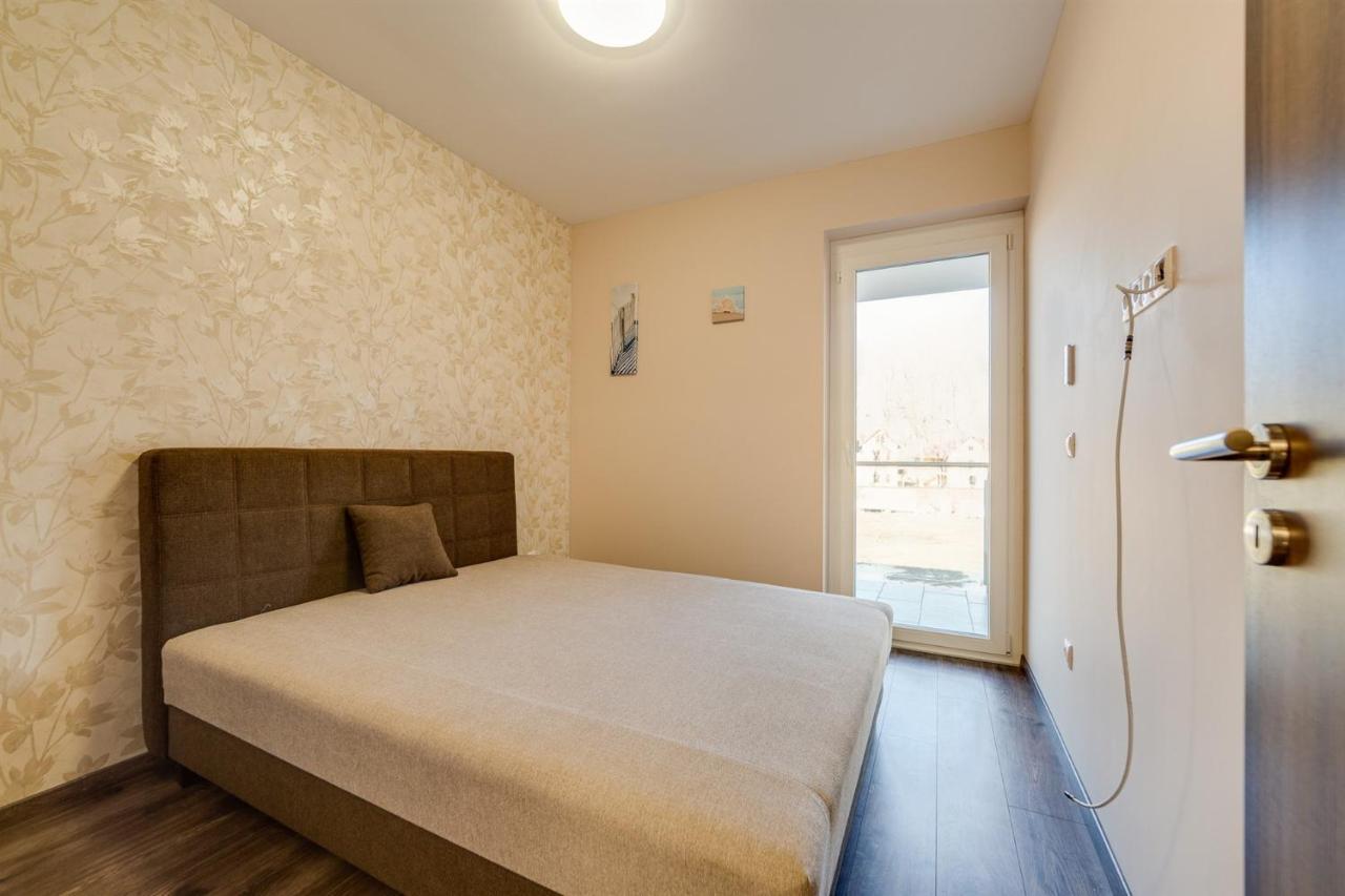 Forest Földvár Apartmanok Balatonföldvár Esterno foto