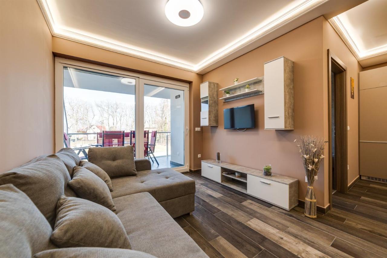 Forest Földvár Apartmanok Balatonföldvár Esterno foto