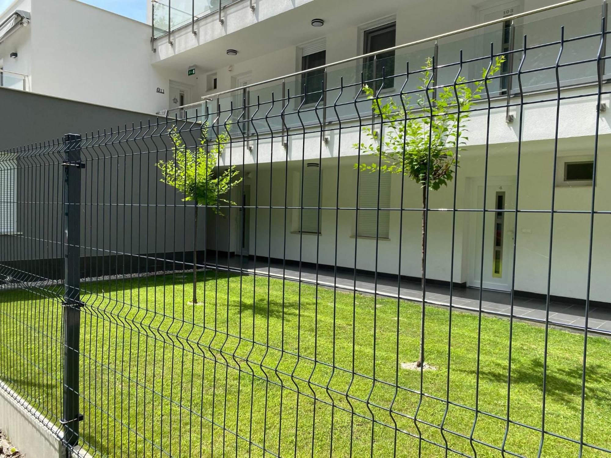 Forest Földvár Apartmanok Balatonföldvár Esterno foto