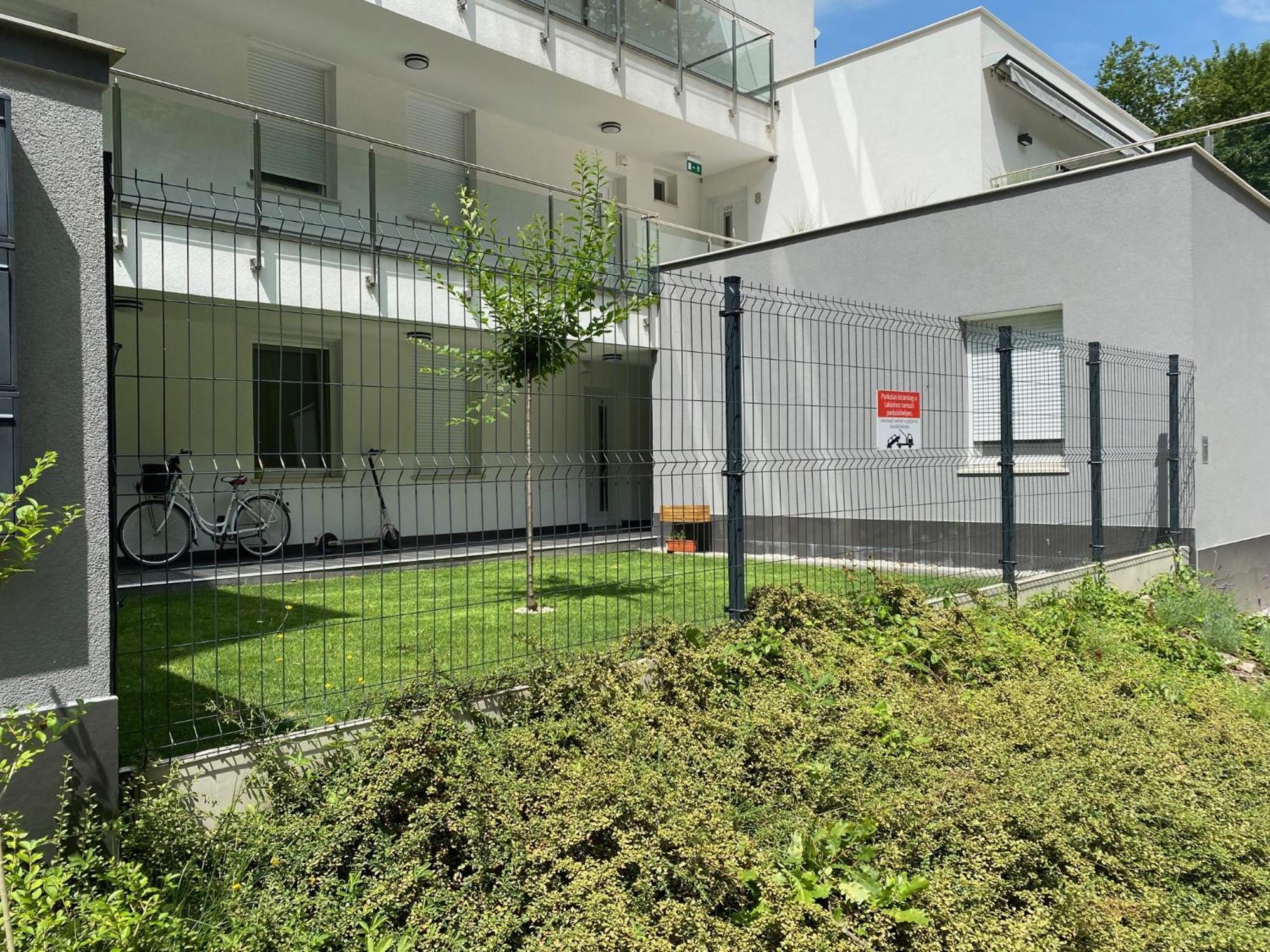 Forest Földvár Apartmanok Balatonföldvár Esterno foto